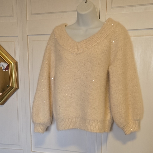 Banana Republic Sweaters - Banana Republic Soft Wool & alpaca Sweater With Sequins